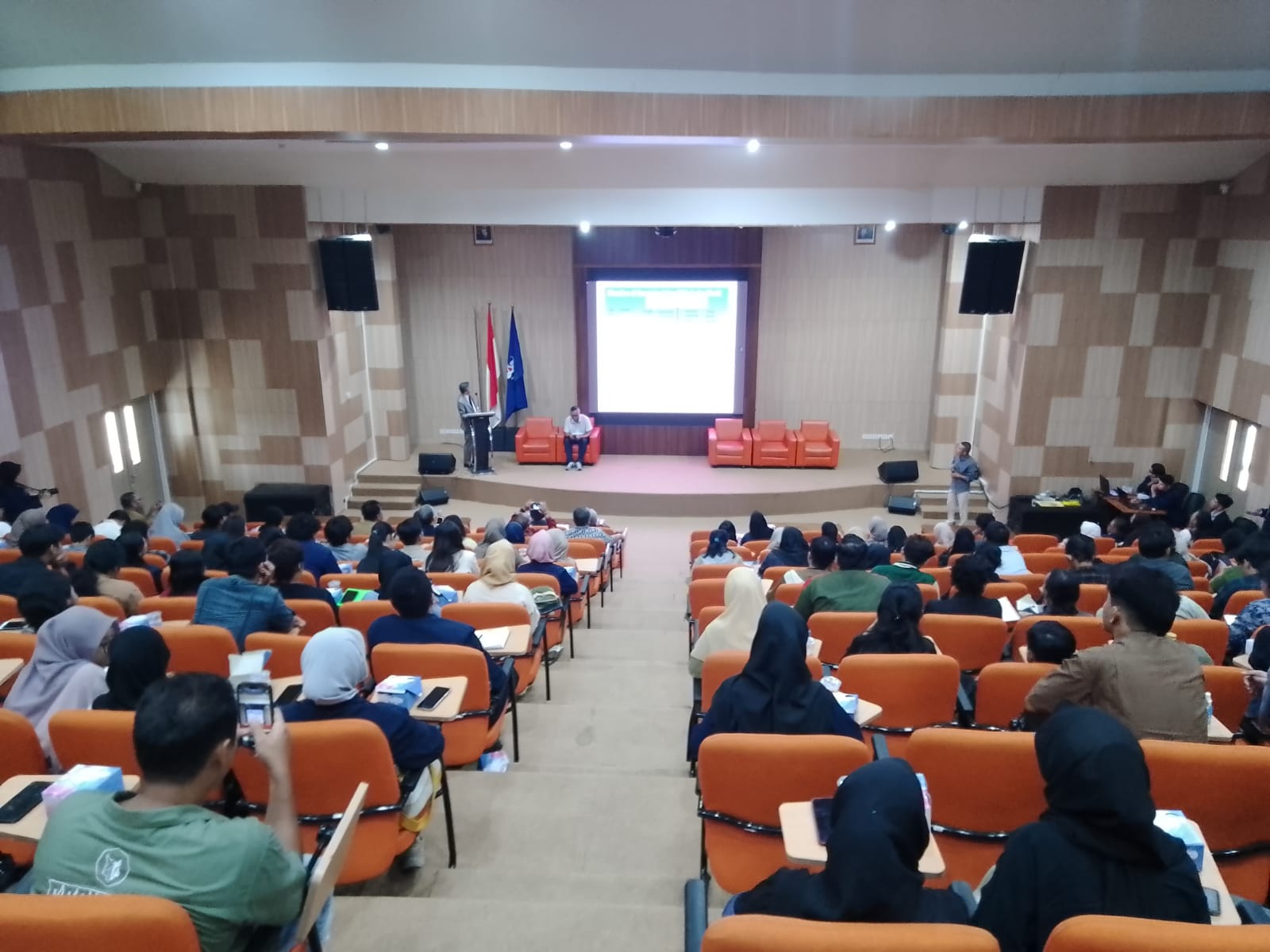 Seminar Fakultas Teknik UNTAN terkait Tren Teknologi Pembangkit Listrik Nuklir Membuka Wawasan Mahasiswa Lintas Fakultas