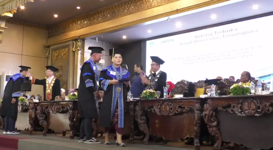 Wisuda UNTAN Periode Kedua Tahun Akademik 2023/2024 meluluskan 1242 Wisudawan Berlangsung Khidmat